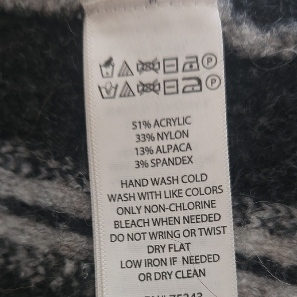 Chic Plaid Long Cardigan - Picture 5 of 5